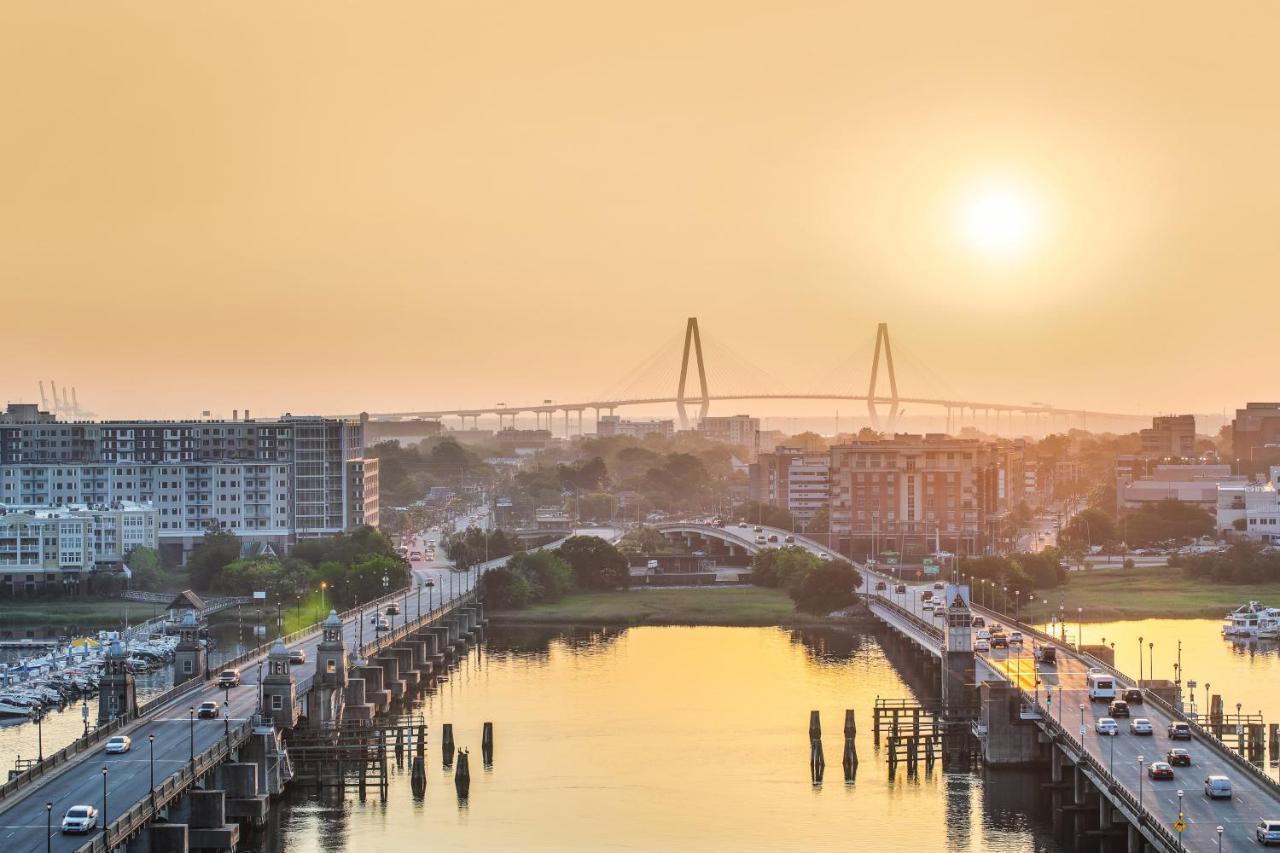 Holiday Inn Charleston-Riverview, An Ihg Hotel Dış mekan fotoğraf